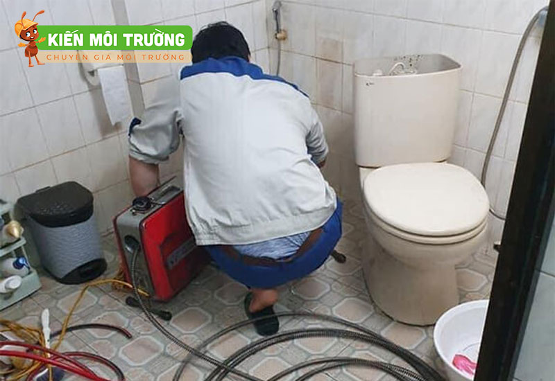 thông tắc bồn cầu tại Hai Bà Trưng