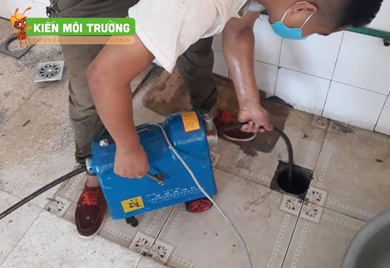 Thông tắc cống tại Giảng Võ