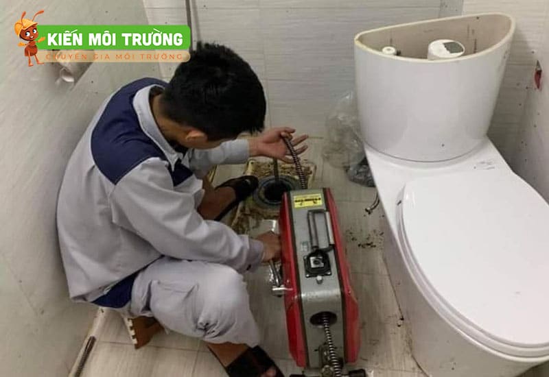 Thông tắc cống tại Hà Nam