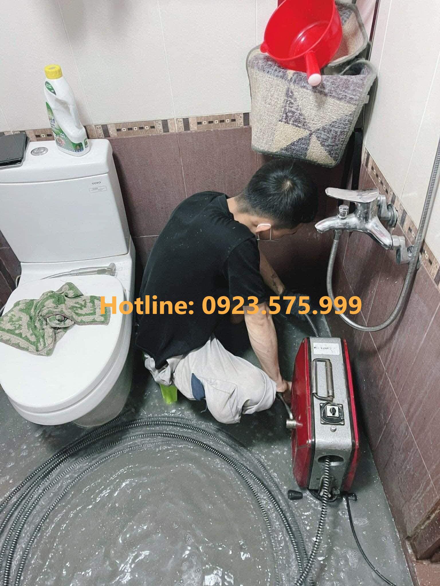 Thông tắc cống tại Thái Bình