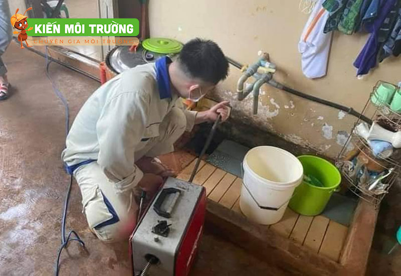 giá thông cống nghẹt