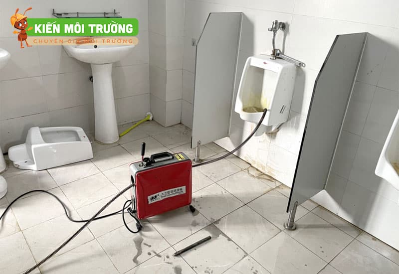 thông bồn cầu quận 3