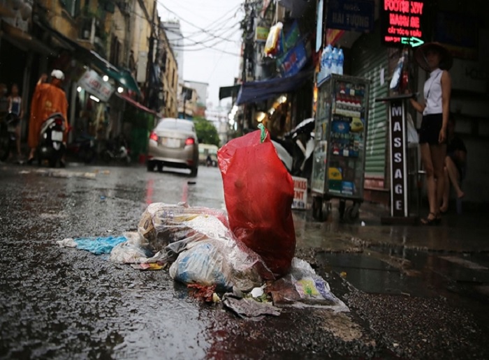 Tình trạng đáng báo động: Tắc cống mùa mưa tại Hà Nam