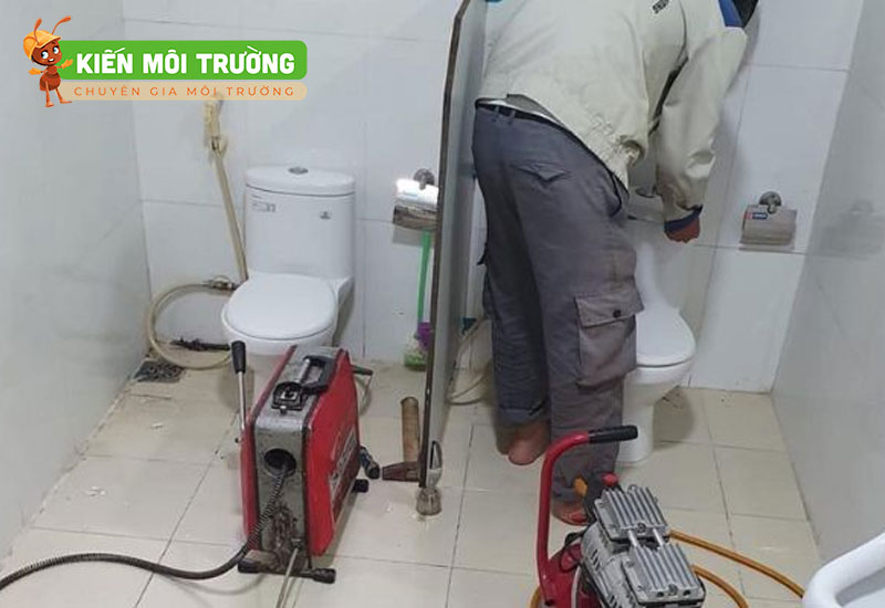 thông tắc bồn cầu tại đan phượng