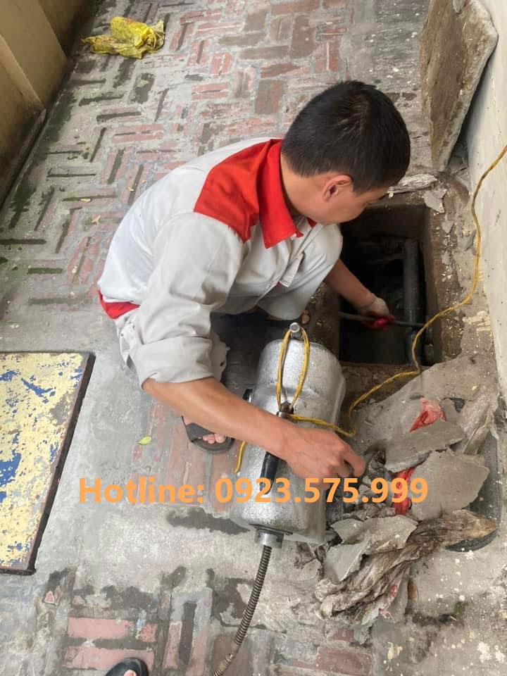 Thông tắc cống tại Mê Linh