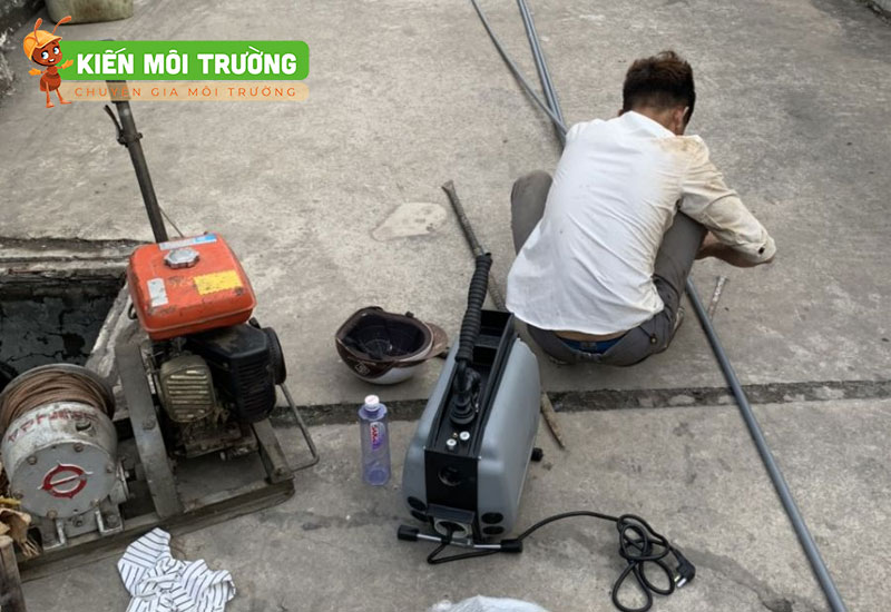 Nạo vét hố ga huyên Hóc Môn