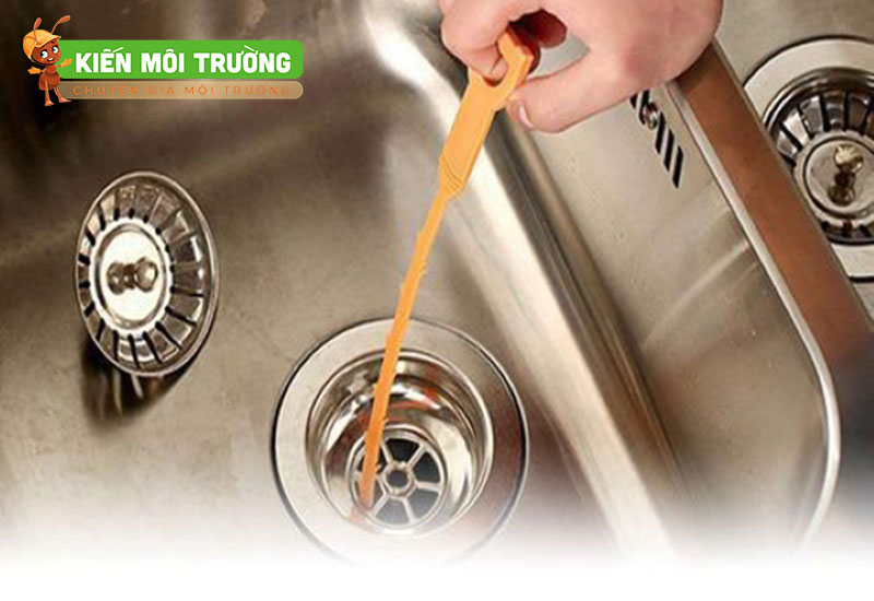 cách thông ống thoát sàn bị tắc