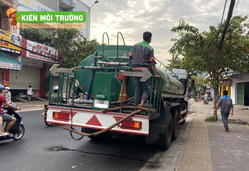 hút bể phốt tại Mai Động