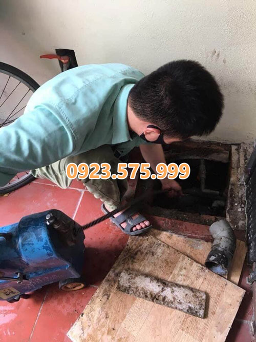 Thông tắc cống tại Hà Nam