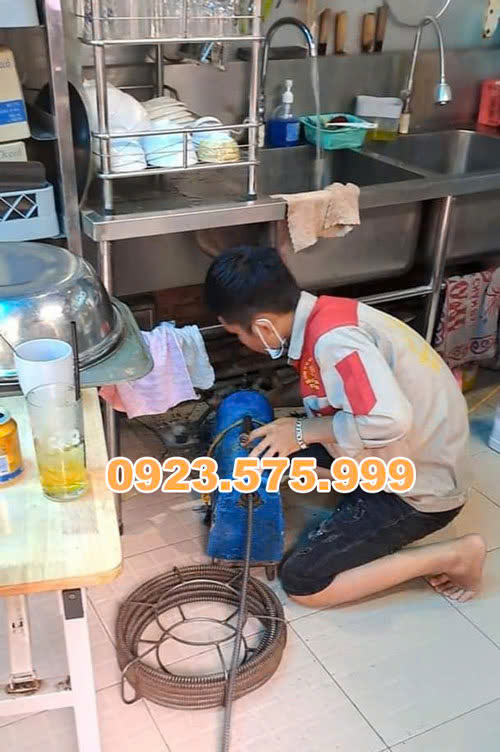 Kiến Môi trường - đơn vị chuyên cung cấp dịch vụ thông tắc bồn rửa bát, lavabo,...với giá rẻ, chất lượng đảm bảo 100% sạch triệt để
