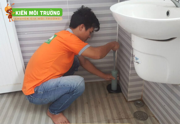 thông tắc cống tại Đông Hưng