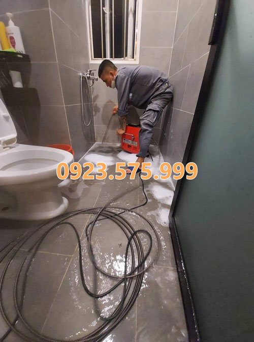 Thông tắc cống tại Phú Đô