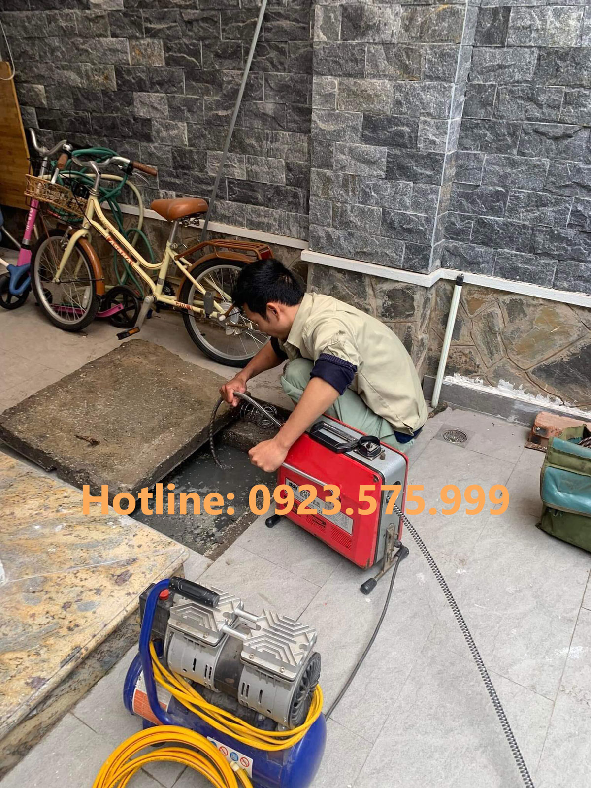 Thông tắc cống Yên Thế