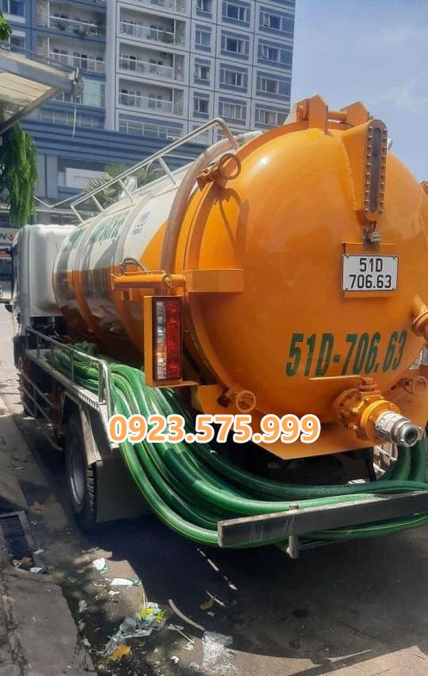 Xe hút hầm cầu công nghệ hút chân không hiện đại