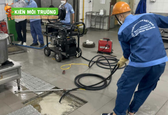 Thông tắc cống tại Yên Sơn